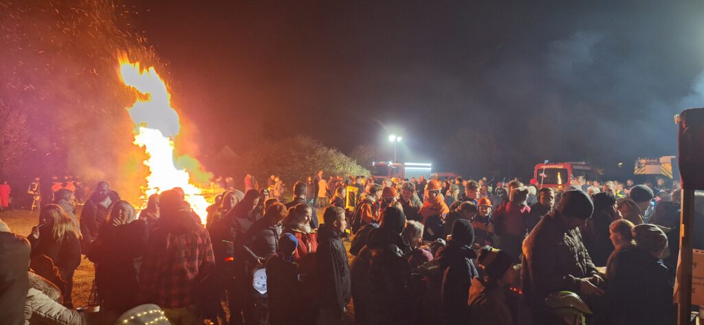 Auf dem Sportplatz bei Speis und Trank